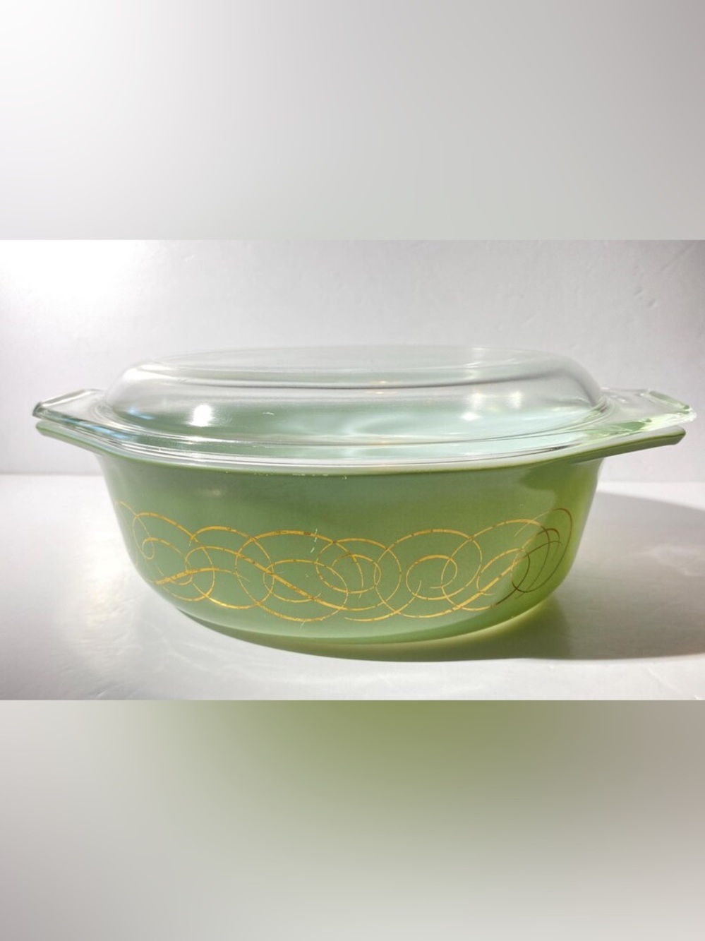Vtg Pyrex 1 1/2 Qt Sage Green Gold Scroll Oval Casserole Dish #043 and Clear Lid